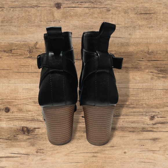 Black Boots | Time & Tru - Picture 2 of 5